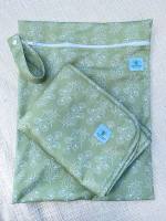 Blümchen Wetbag PUL mit Zip FLORAL grün (Made in Turkey)