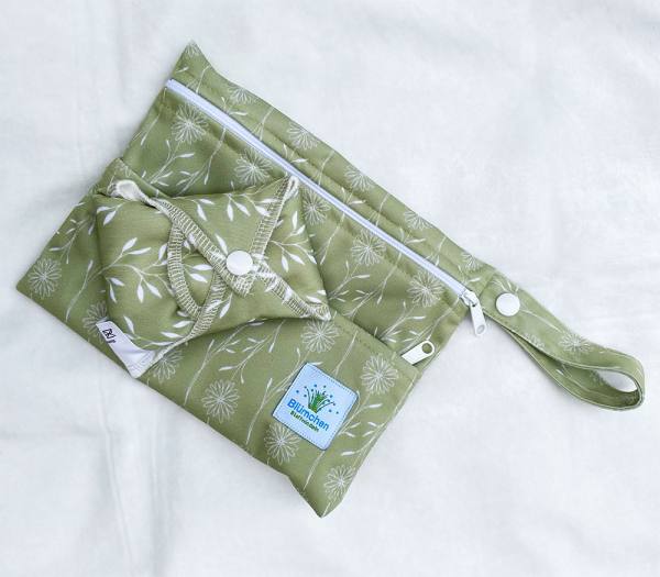 Blümchen mini wetbag PUL with 2 compartments FLORAL green